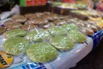 Những món ăn vặt ngon nổi tiếng ở chợ Hôm, Hà Nội