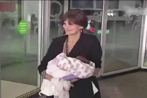 Chuyện lạ: Người phụ nữ sinh con sau 20 năm mãn kinh