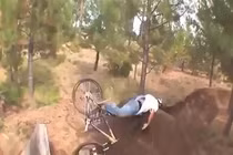 Cười "vỡ bụng" với những tình huống “nghịch dại hại bản thân“