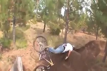 Cười "vỡ bụng" với những tình huống “nghịch dại hại bản thân“