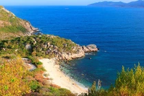 Ảnh: Đón mặt trời mọc tuyệt đẹp ở đảo Bình Ba 