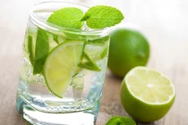 Ngày Tết, cấm kị dùng nước chanh giải rượu