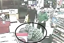 Những cảnh cứu người, giúp người chấn động thế giới