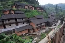 Bí ẩn ngôi làng trăm năm không có muỗi