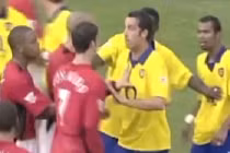 10 trận đấu nảy lửa trong lịch sử Ngoại hạng Anh