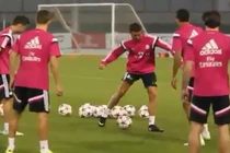 Cristiano Ronaldo phô diễn kỹ thuật trước trận đụng độ AC Milan