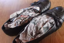 Công dụng tuyệt vời của giấy báo cũ có thể bạn chưa biết