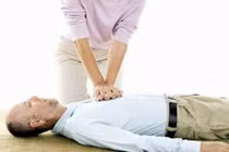 Cách sơ cứu khi bị ngất xỉu để bảo toàn mạng sống