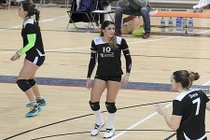 Bà xã của Rodriguez đẹp hút mắt ở đội bóng chuyền Real