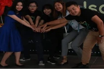 Văn Đinh Hồng Vũ: Cô gái Việt lập kỳ tích trên đất Mỹ