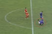 Những pha cứu thua tuyệt vời của thủ môn Minh Long