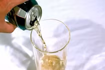 Uống bia đúng cách giúp sống thọ không ngờ