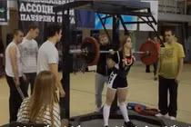 Hot girl Nga đẹp tựa “nữ thần” khoe cơ bắp cuồn cuộn