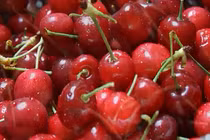 Thập tử nhất sinh sau khi ăn 3 quả cherry