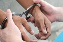 Nghi can chết trên đường ra đầu thú