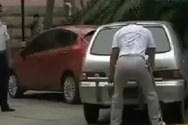 Clip hài hước: Cách đậu xe bá đạo