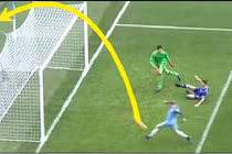 20 pha bỏ lỡ không tưởng của các cầu thủ năm 2017