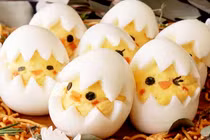 Tuyệt chiêu làm trứng luộc với tạo hình gà con ngộ nghĩnh