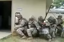 Clip hài: Trận chiến “khốc liệt” của những người lính