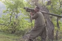 Trực thăng AH-1W Super Cobra nổ tung sau khi trúng tên lửa