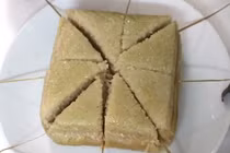 Bí quyết cắt bánh chưng chuẩn đẹp siêu dễ không cần dao