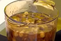 Cách làm chè hạt sen long nhãn trị mất ngủ hiệu quả