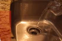 Mẹo thông tắc cống siêu nhanh không cần gọi thợ