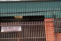 "Hồn ma” nói cười với 3 xác chết lõa thể trong nhà hoang?