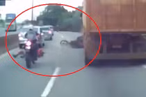 Clip: Người đi bộ gây tai nạn kinh hoàng trên đường