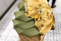 Trải nghiệm ăn kem dát vàng tại Sài Gòn