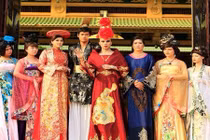 Kenny Sang lên sóng truyền hình Trung Quốc cùng Võ Mỵ Nương