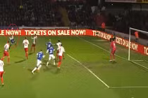 Những pha "xe đạp chổng ngược" đẹp nhất trong bóng đá