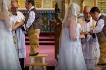 Những cặp “đũa lệch” bất chấp thị phi vẫn sống hạnh phúc