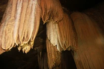 Mê mẩn vẻ đẹp kỳ vĩ của hang Brai ở Quảng Trị