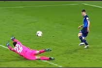 Những pha cứu thua xuất thần của thủ môn mùa giải 2016/2017