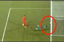 Những pha cứu thua xuất thần của các thủ môn mùa giải 2016/2017