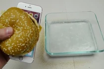 Xem iPhone 6S bị “hủy diệt” bằng axit và bánh mỳ kẹp thịt