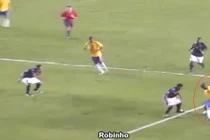 Top 10 pha “làm xiếc với trái bóng” đẳng cấp nhất