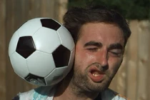 Điều gì xảy ra khi bóng đập vào mặt được quay chậm 1000 lần?