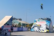 Clip trình diễn mô tô bay như chim ở Sài Gòn