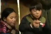 Rơi nước mắt các em học sinh vùng cao bẫy chuột để ăn