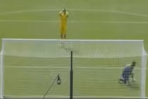 Video: Top 5 pha đá phạt đền đáng nhớ của thủ môn