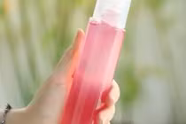 Video: Hướng dẫn cách làm nước hoa hồng dưỡng da tại nhà