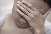 Đòn trừng phạt ghê gớm của mẹ chồng dành cho con dâu lăng loàn