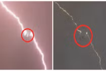 Kinh hoàng máy bay chở khách bị sét đánh giữa trời