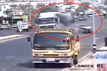 Clip pha giành đường ngớ ngẩn với xe bồn