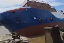 Những màn hạ thủy tàu với cái kết không mong đợi