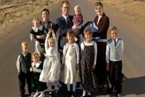 Thị trấn đàn ông lấy ba vợ mới được lên thiên đường