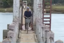 Nỗi sợ hãi khi qua cầu “Vĩnh biệt“