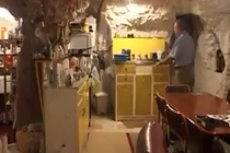 Đào cả thành phố ngầm để tránh nóng